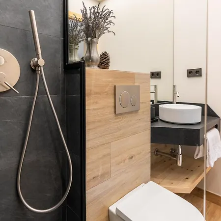 Ruda - En Apartment *